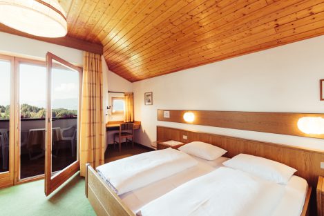 Zimmer in der Pension Stern in Aldein mit Balkon