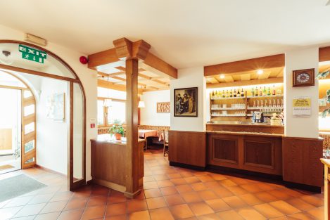 Bar in der Pension Stern in Aldein mit Zimmer und Ferienwohnungen